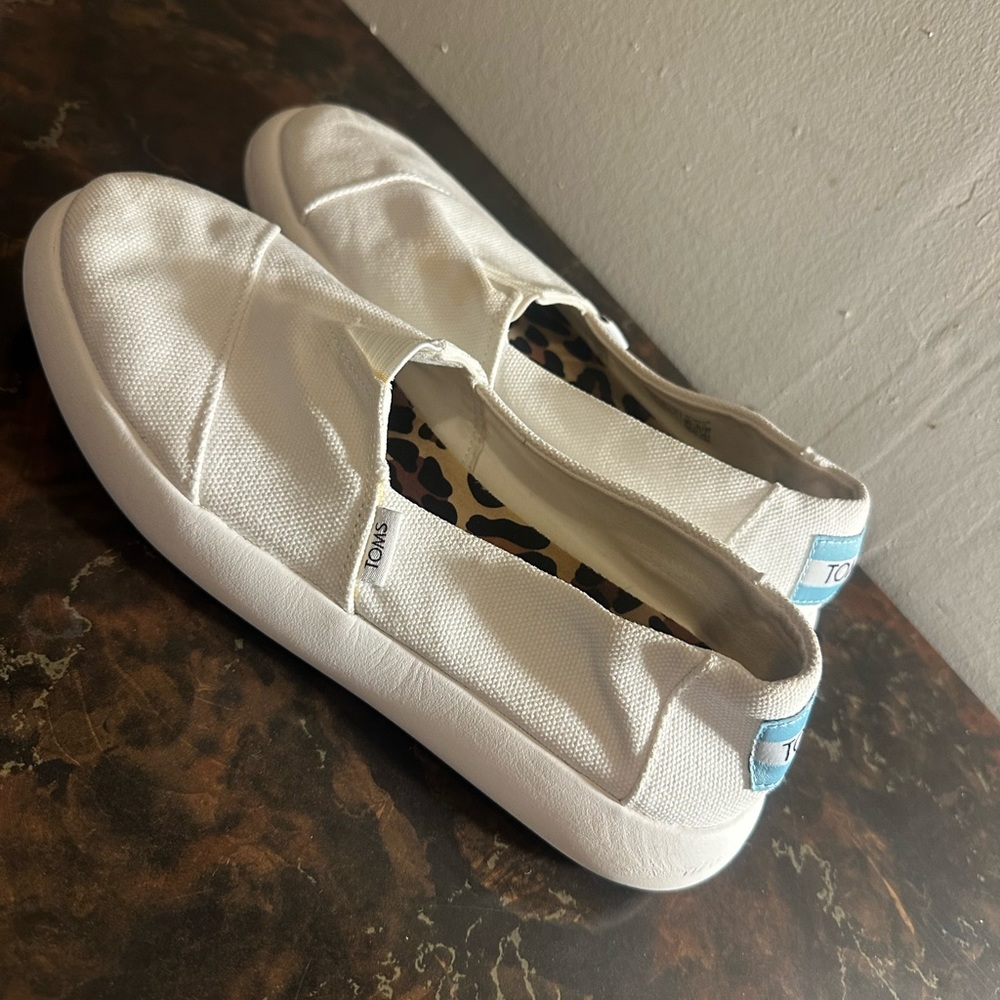 Toms